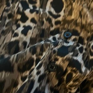 Dana Buchman blouse. Size XL.